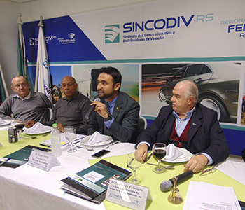 PROCON Porto Alegre participa de reunião no SINCODIV/FENABRAVE-RS